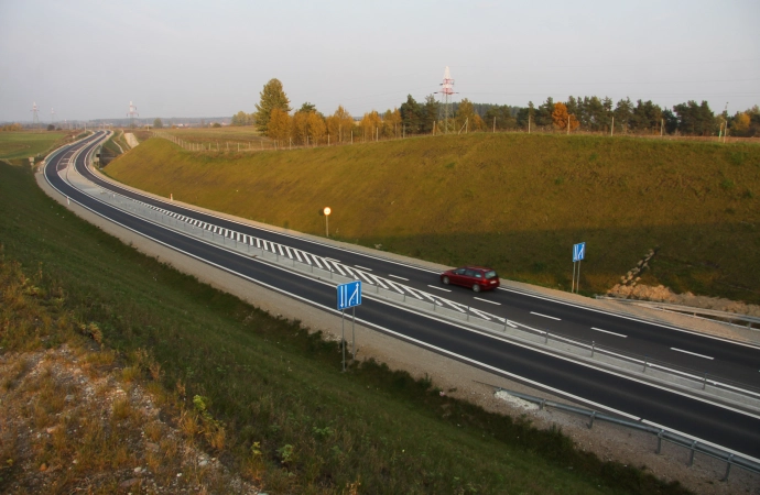 {W całej Polsce Generalna Dyrekcja Dróg Krajowych i Autostrad prowadzi liczenie pojazdów.}